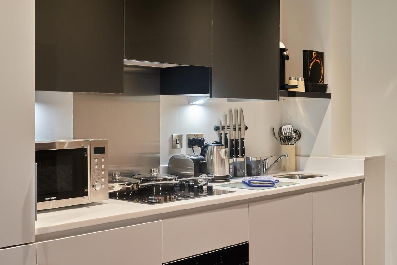 Apartament Seven Living Slough - Free Parking & Fast Wi-Fi Zewnętrze zdjęcie
